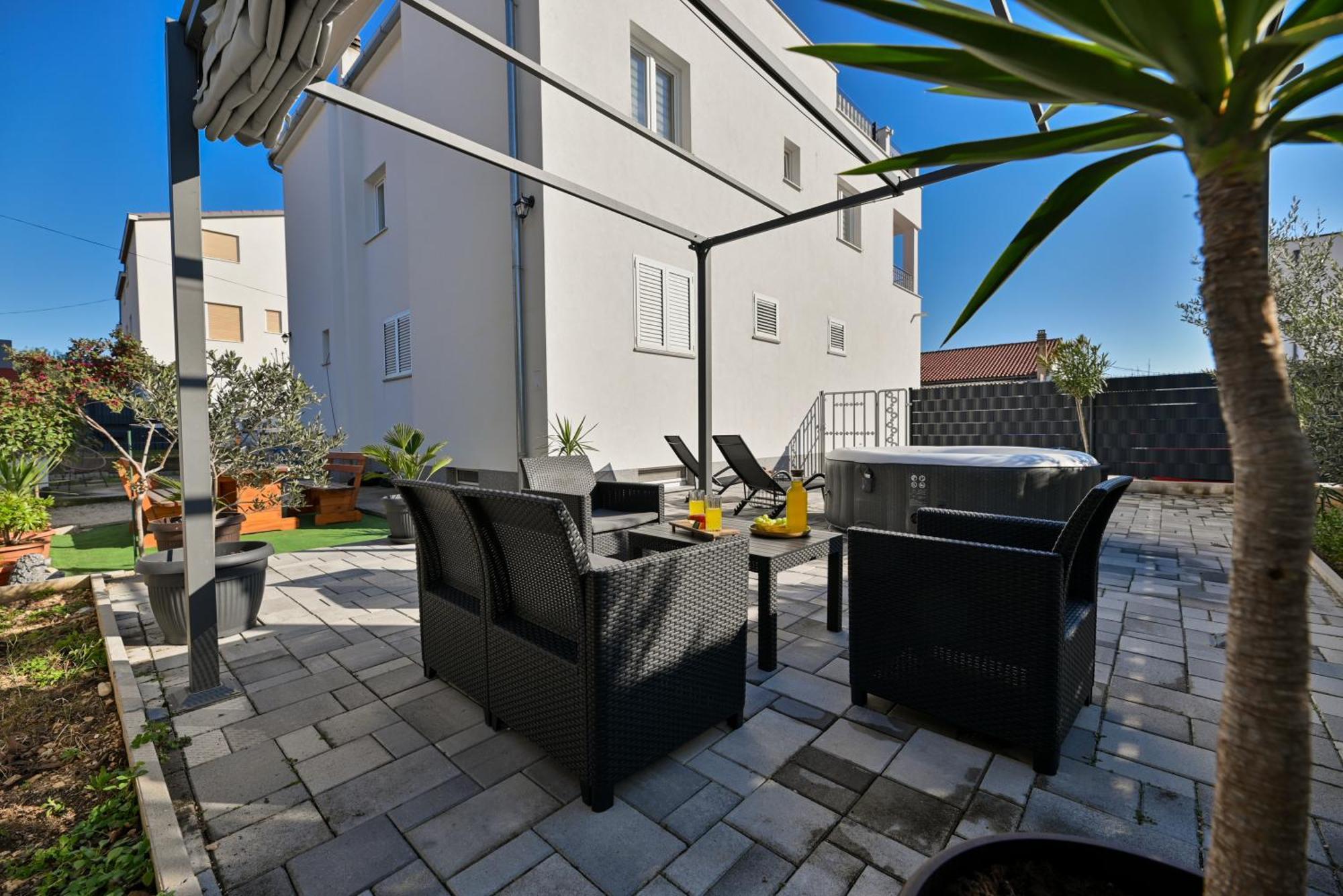 Luxury Apartment With Garden Jacuzzi And Wellness 特罗吉尔 外观 照片