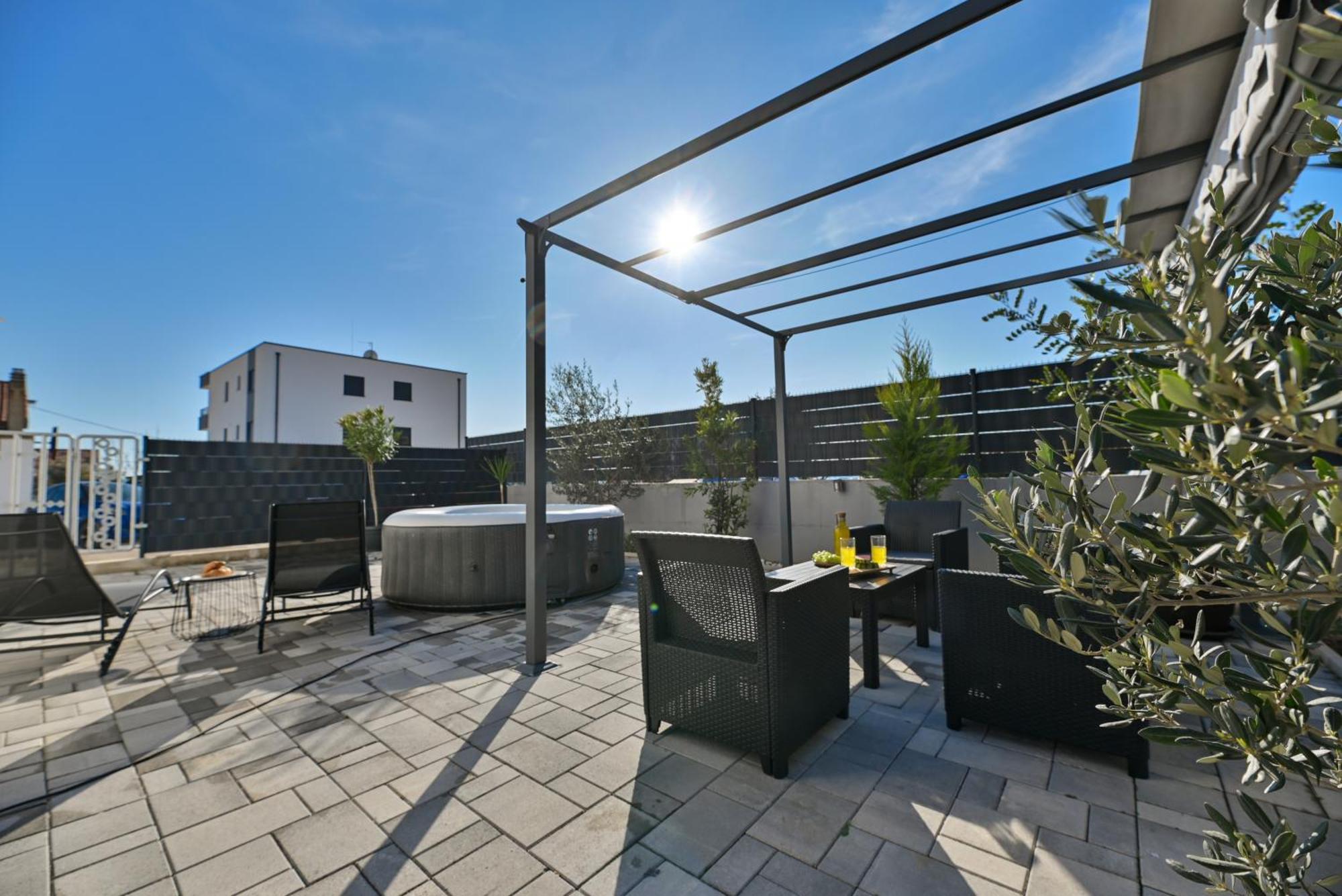 Luxury Apartment With Garden Jacuzzi And Wellness 特罗吉尔 外观 照片