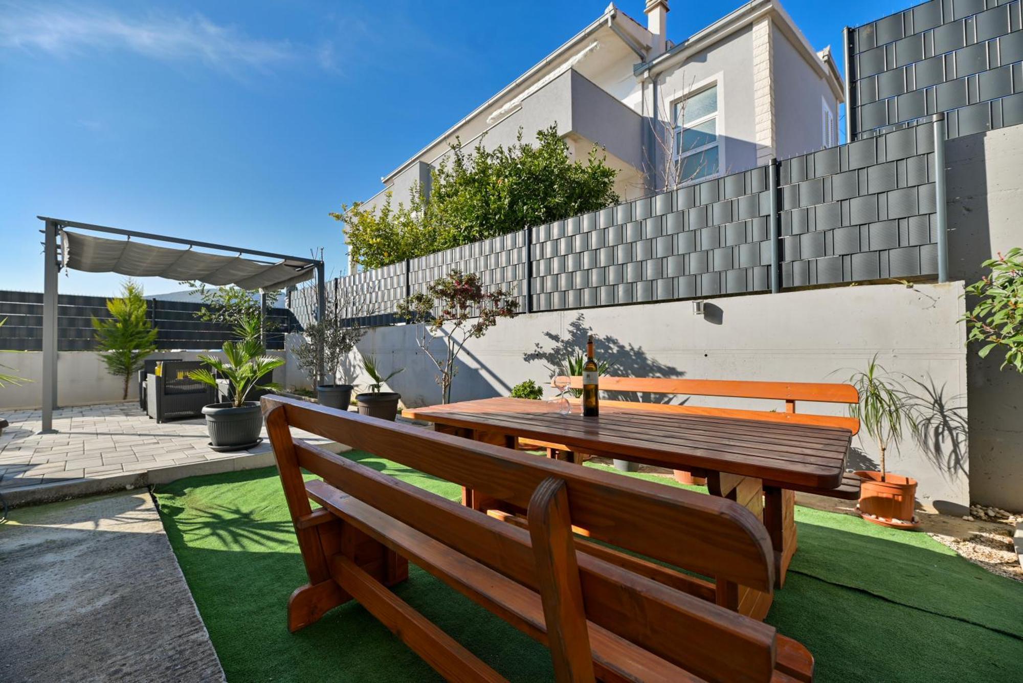 Luxury Apartment With Garden Jacuzzi And Wellness 特罗吉尔 外观 照片
