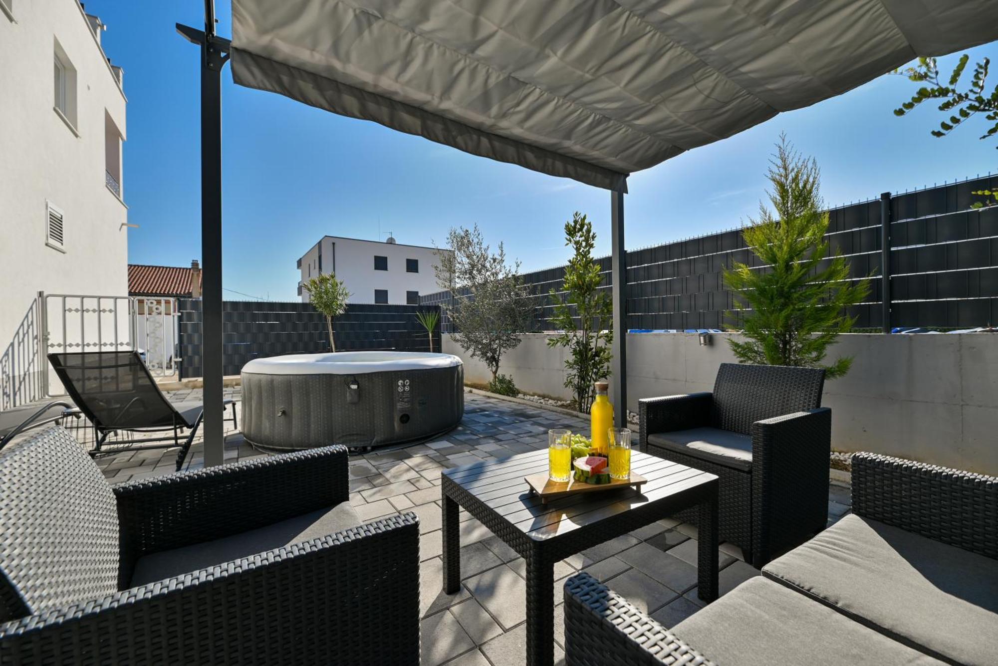 Luxury Apartment With Garden Jacuzzi And Wellness 特罗吉尔 外观 照片