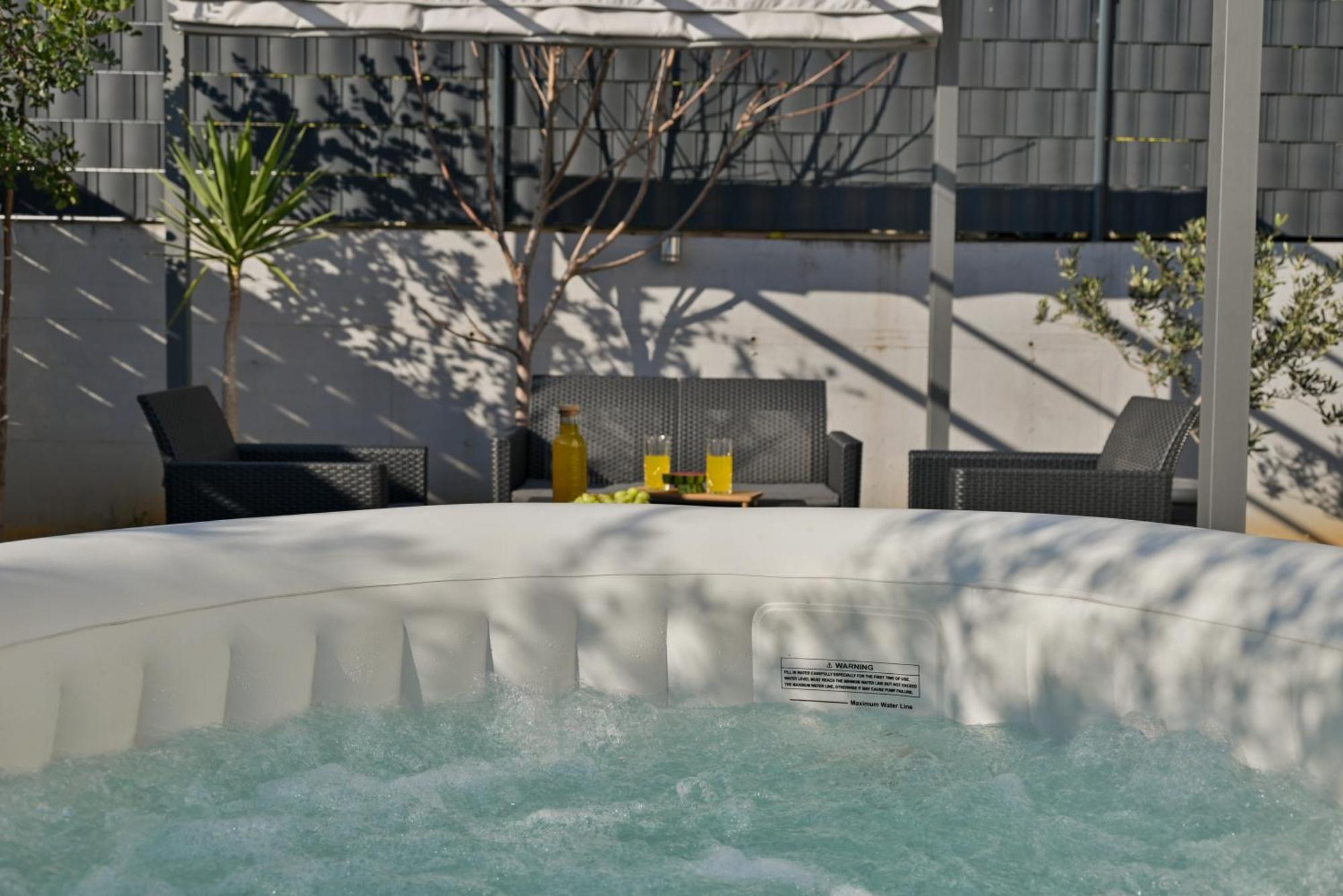 Luxury Apartment With Garden Jacuzzi And Wellness 特罗吉尔 外观 照片